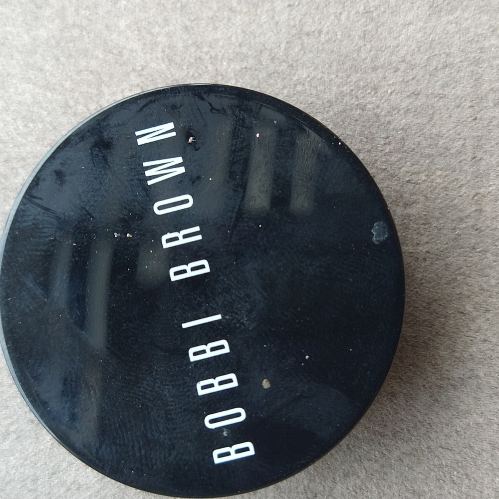 Light to Medium Peach Concealer